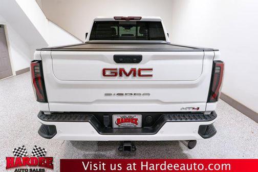 2024 GMC Sierra 2500 AT4