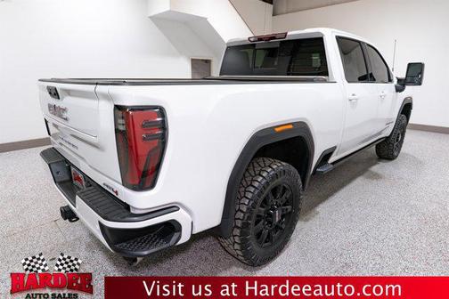 2024 GMC Sierra 2500 AT4