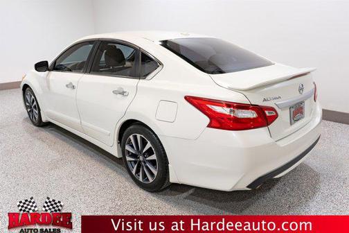 Pearl White 2016 Nissan Altima 2.5 SL