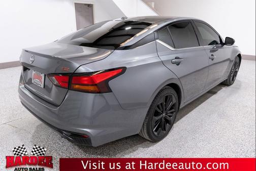 Gun Metallic 2024 Nissan Altima SR FWD