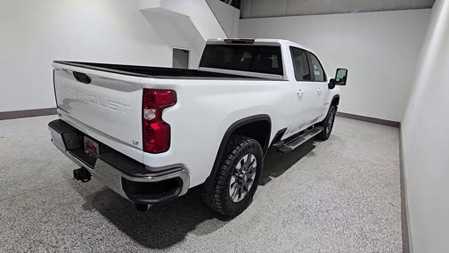 Summit White 2026 Chevrolet Silverado 2500 LT