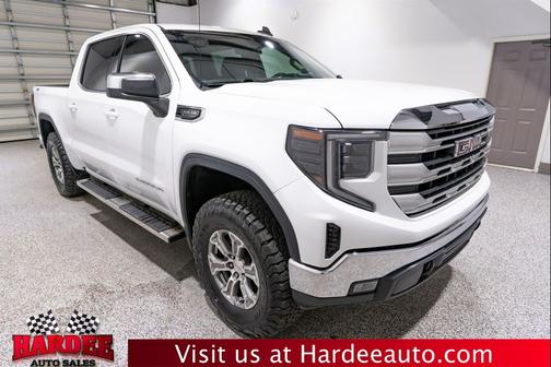 Summit White 2024 GMC Sierra 1500 SLE