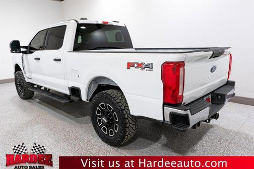 Oxford White 2025 Ford F-250 XLT