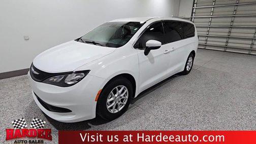 Bright White Clearcoat 2023 Chrysler Voyager LX
