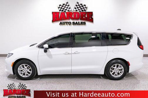 Bright White Clearcoat 2023 Chrysler Voyager LX
