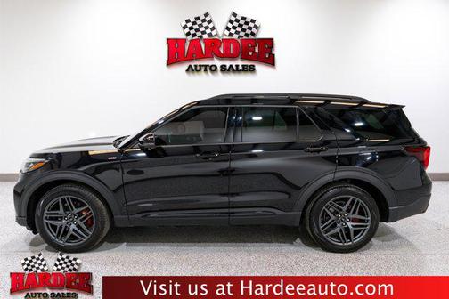 2025 Ford Explorer ST-Line