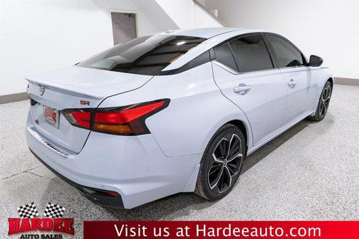 2023 Nissan Altima SR FWD