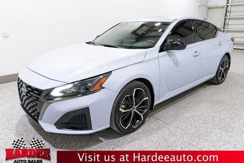 2023 Nissan Altima SR FWD