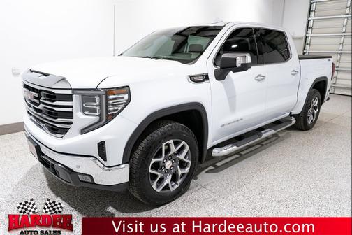 Glacier White Tricoat 2026 GMC Sierra 1500 SLT