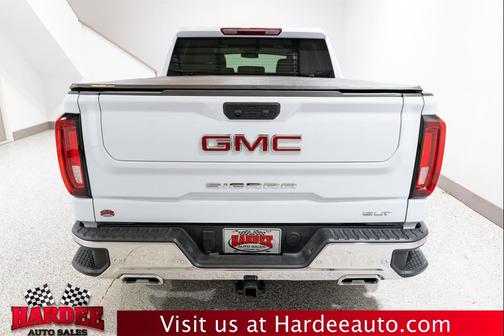 Glacier White Tricoat 2026 GMC Sierra 1500 SLT