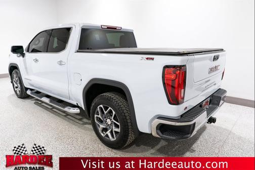 Glacier White Tricoat 2026 GMC Sierra 1500 SLT