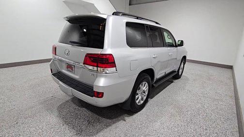 2016 Toyota Land Cruiser Base