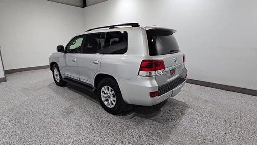 2016 Toyota Land Cruiser Base