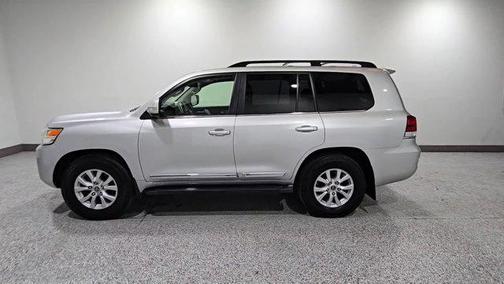 2016 Toyota Land Cruiser Base