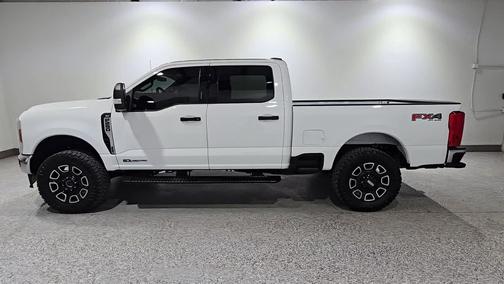 Oxford White 2024 Ford F-250 XLT