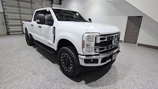 Oxford White 2024 Ford F-250 XLT