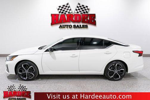 2025 Nissan Altima SR FWD