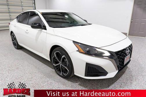 2025 Nissan Altima SR FWD