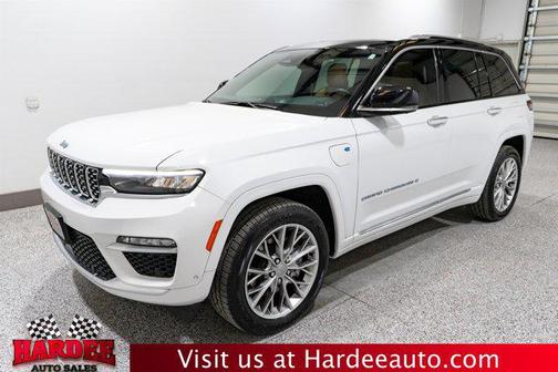 Diamond Black Crystal Pearlcoat 2023 Jeep Grand Cherokee 4xe Summit