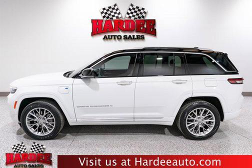 Diamond Black Crystal Pearlcoat 2023 Jeep Grand Cherokee 4xe Summit SUV