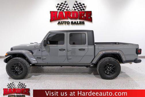 Sting-Gray Clearcoat 2022 Jeep Gladiator Sport S