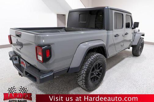 Sting-Gray Clearcoat 2022 Jeep Gladiator Sport S
