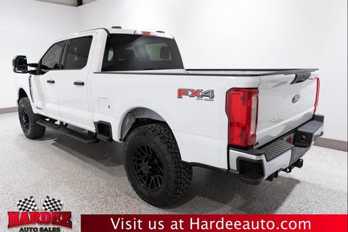 Oxford White 2024 Ford F-250 XLT