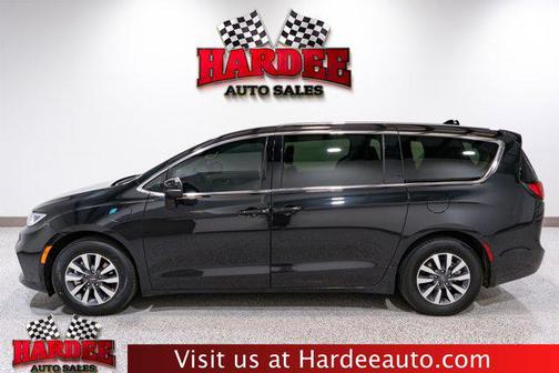 2023 Chrysler Pacifica Hybrid Touring L