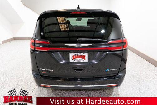 2023 Chrysler Pacifica Hybrid Touring L