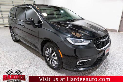 2023 Chrysler Pacifica Hybrid Touring L