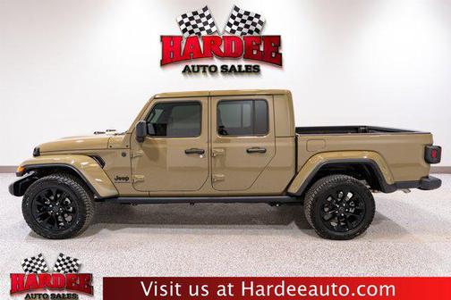 2025 Jeep Gladiator Nighthawk