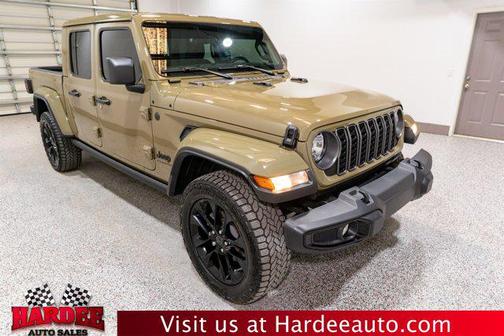 2025 Jeep Gladiator Nighthawk