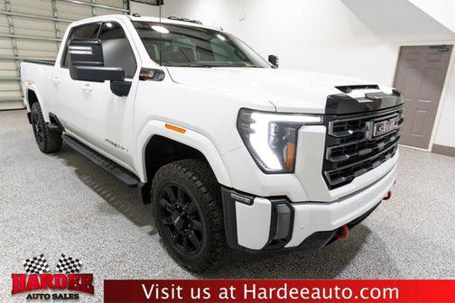 2024 GMC Sierra 2500 AT4