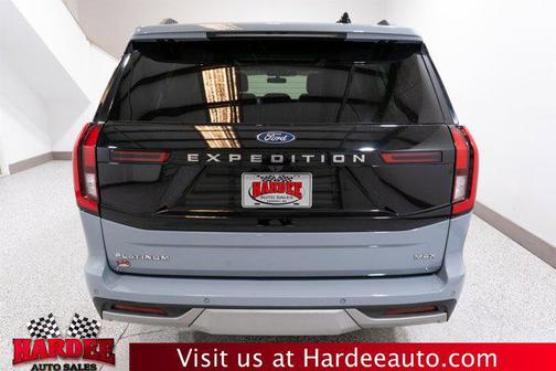 Glacier Gray Metallic TriCoat 2025 Ford Expedition Max Platinum