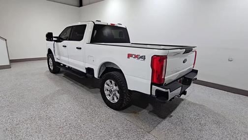 Oxford White 2023 Ford F-250 XLT