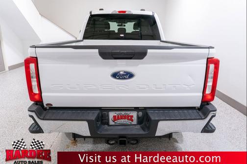 Oxford White 2023 Ford F-250 XLT