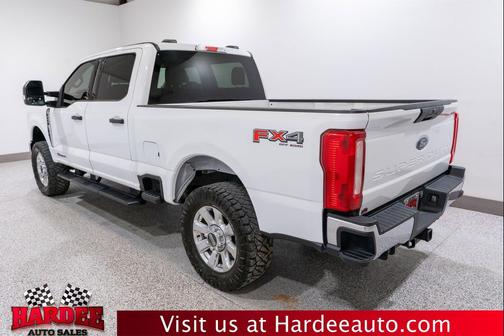 Oxford White 2023 Ford F-250 XLT