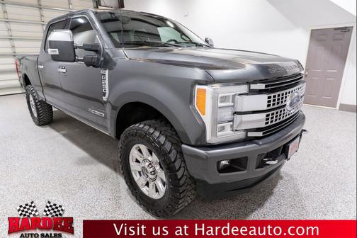 Magnetic Metallic 2018 Ford F-250 Platinum