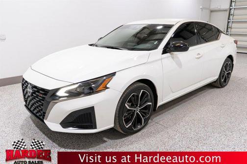 2025 Nissan Altima SR AWD