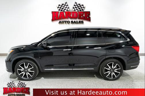 Crystal Black Pearl 2021 Honda Pilot Touring 8-Passenger