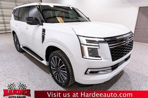 Everest White Pearl Tricoat 2025 Nissan Armada Platinum Reserve 4WD