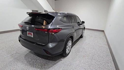 Magnetic Gray Metallic 2020 Toyota Highlander Limited