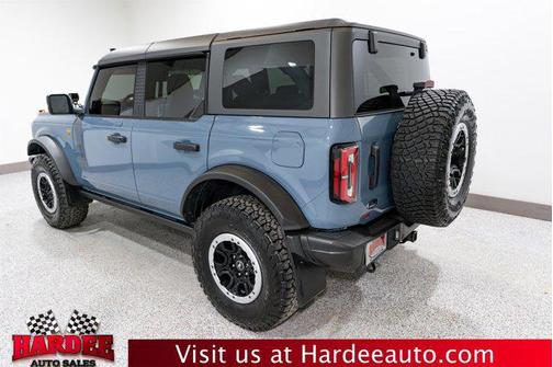 2023 Ford Bronco Badlands w/SASQUATCH PACKAGE