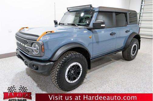 2023 Ford Bronco Badlands w/SASQUATCH PACKAGE