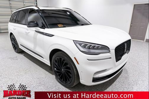 Pristine White Metallic Tri-Coat 2024 Lincoln Aviator Reserve