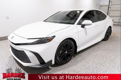 Ice Cap 2025 Toyota Camry SE