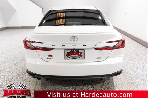 Ice Cap 2025 Toyota Camry SE