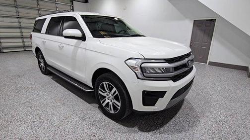 Star White Metallic Tri-Coat 2022 Ford Expedition Max XLT