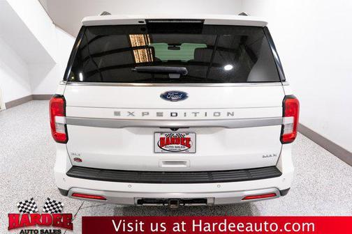 Star White Metallic Tri-Coat 2022 Ford Expedition Max XLT