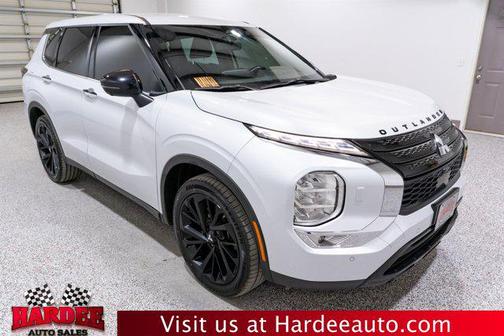 White Diamond 2023 Mitsubishi Outlander SE Black Edition S-AWC